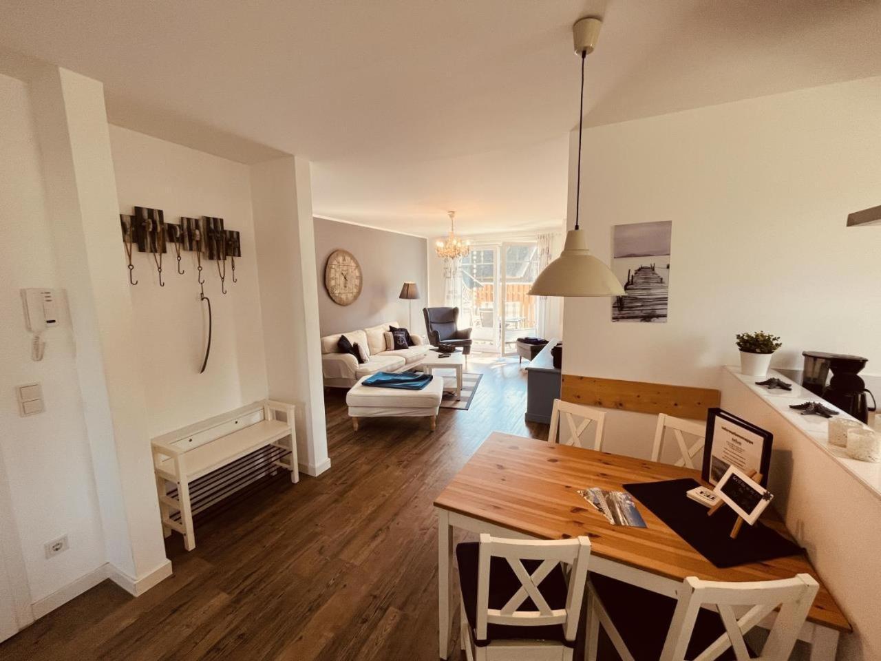 Ferienwohnung Blue In 보른 외부 사진
