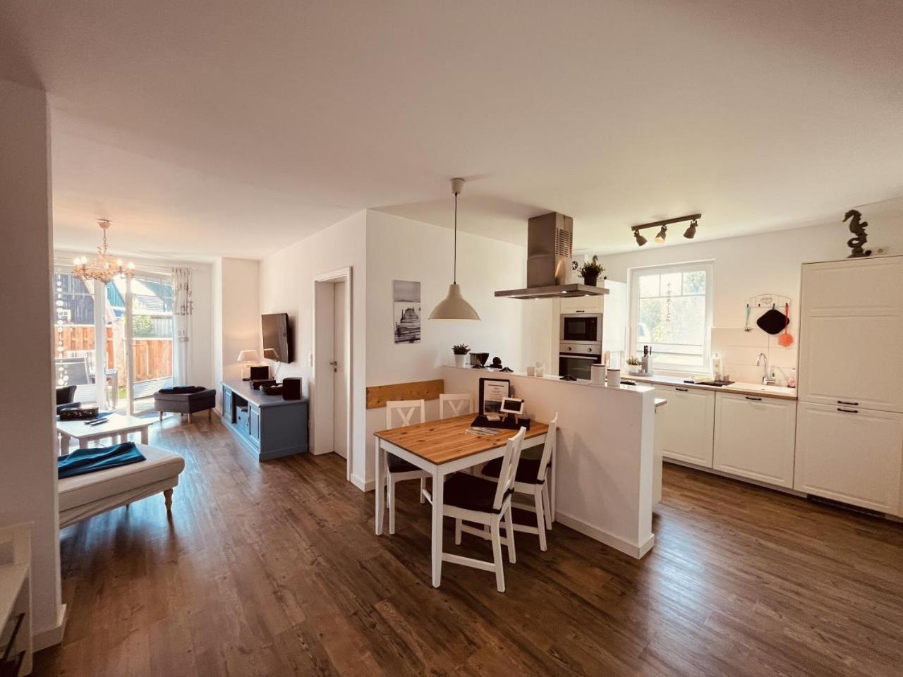 Ferienwohnung Blue In 보른 외부 사진